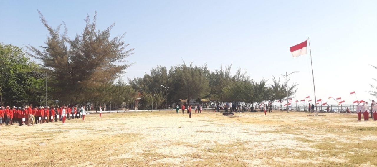 Nelayan Surabaya Upacara Laut Peringati HUT RI ke-78