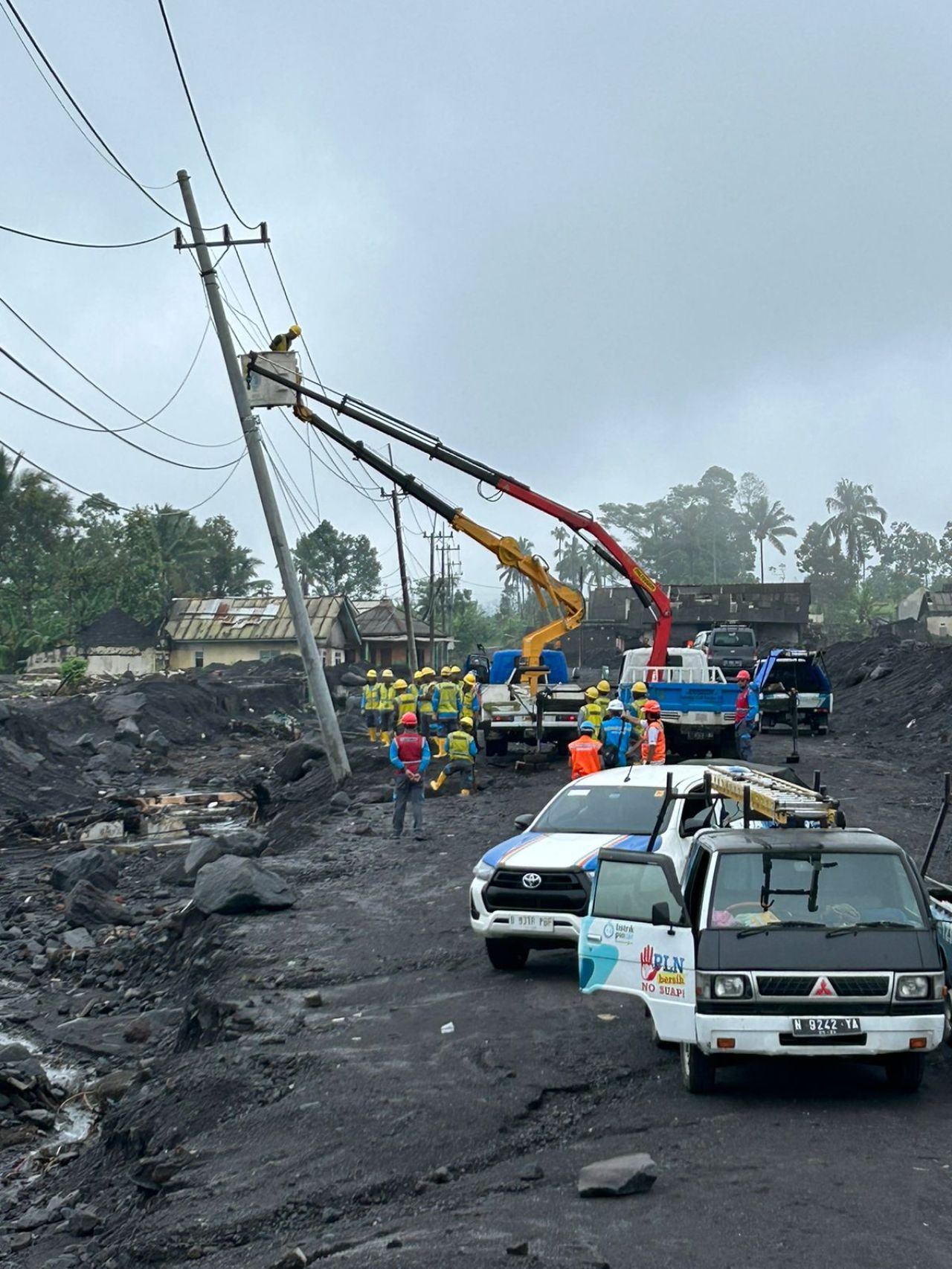 Jalur Lumajang-Malang Ditutup Buntut Kebakaran Bromo