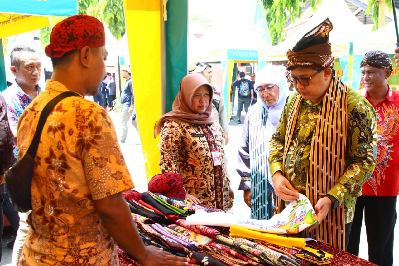Festival Dewi Cemara Di Sumenep, Sekdaprov Adhy : Pemprov Jatim Dorong Desa Wisata Untuk Tumbuh Dan Unggul Melalui ‘IKI’