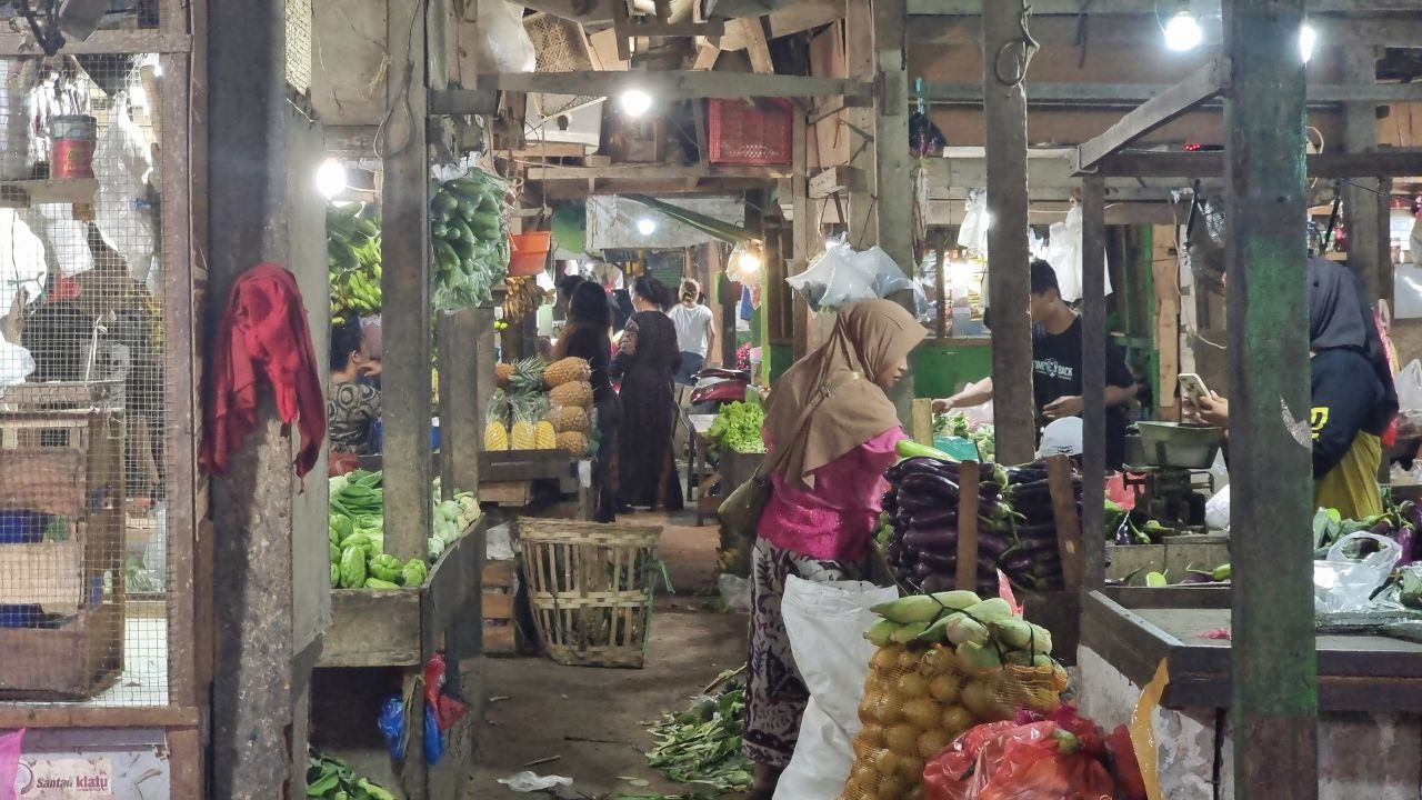 Menguji Kelayakan Fasilitas Pasar Mangga Dua Surabaya dengan Mahalnya Tarif Lapak