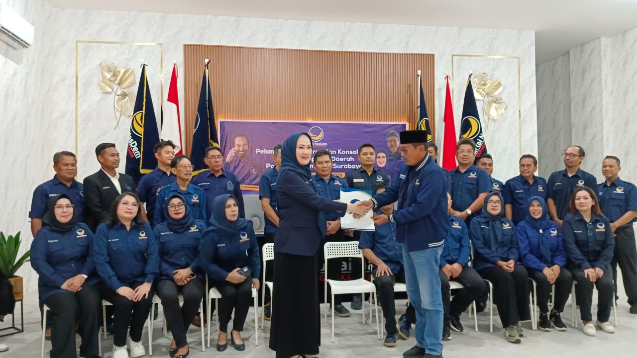 Pengurus NasDem Surabaya Resmi Dikukuhkan