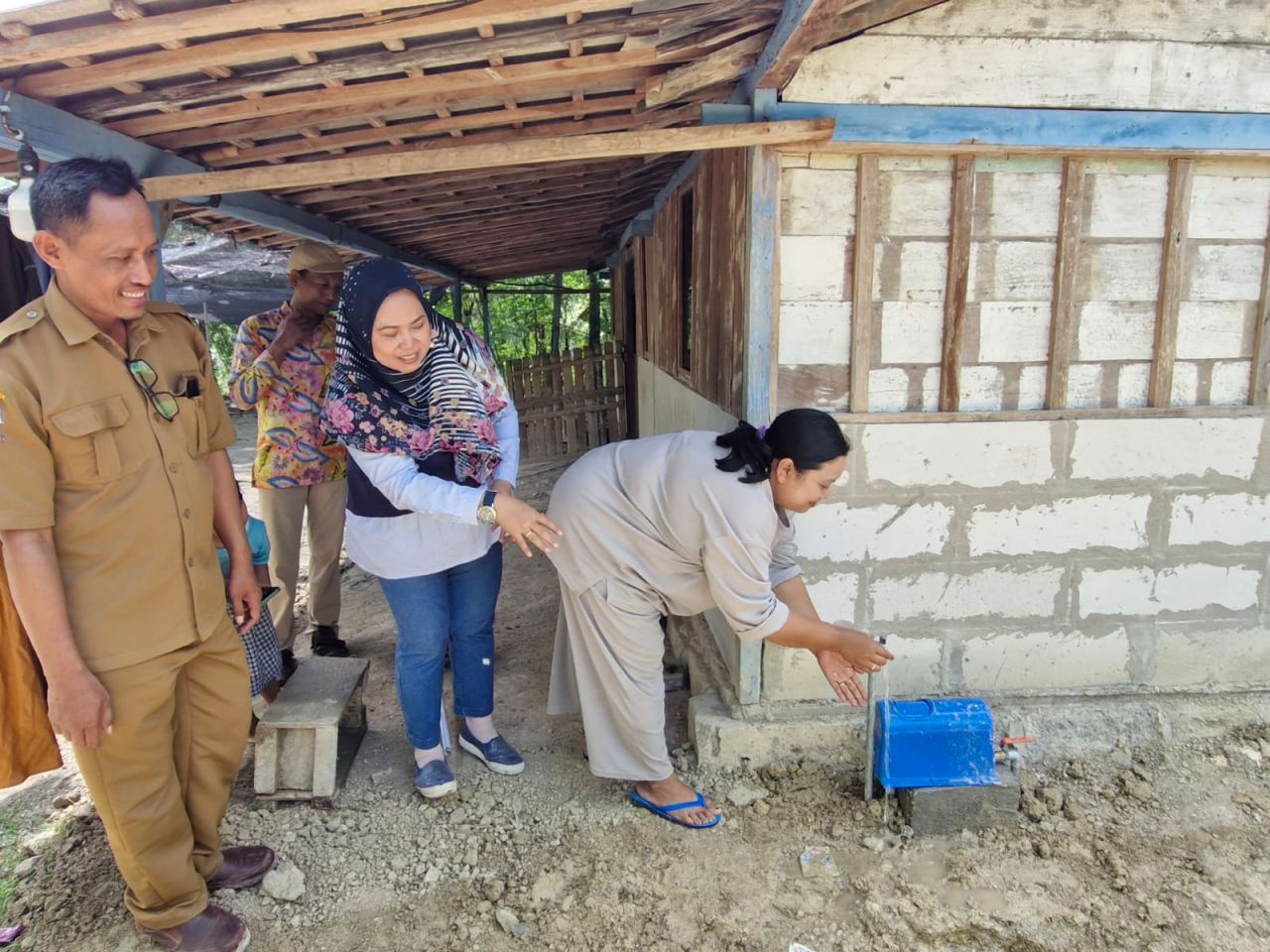 Warga Geneng Bojonegoro Bisa Akses Air Bersih Gratis, Ciee